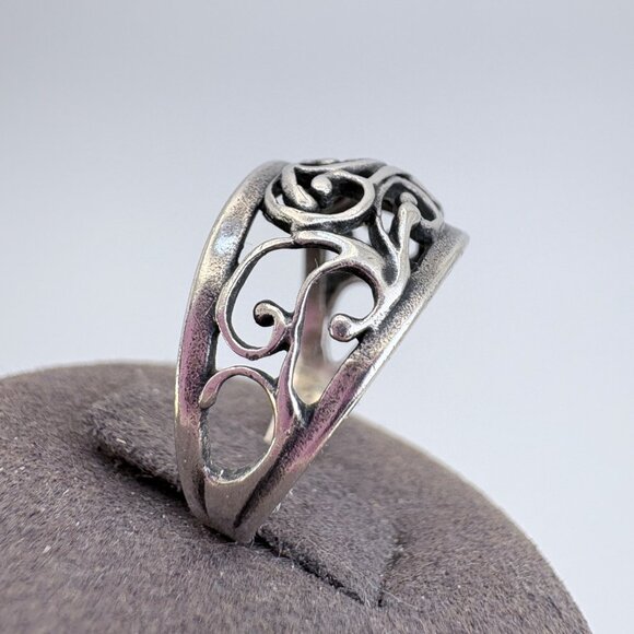 VTG Sterling Silver 925 Scroll Design Filigree Tapered Band Ring Size 7.75 - Picture 5 of 10